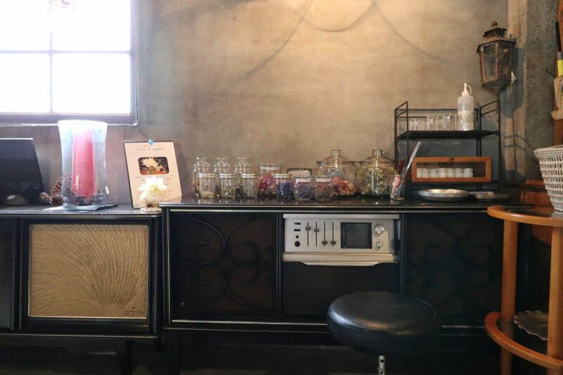 西山蝋燭店のディフューザー作り